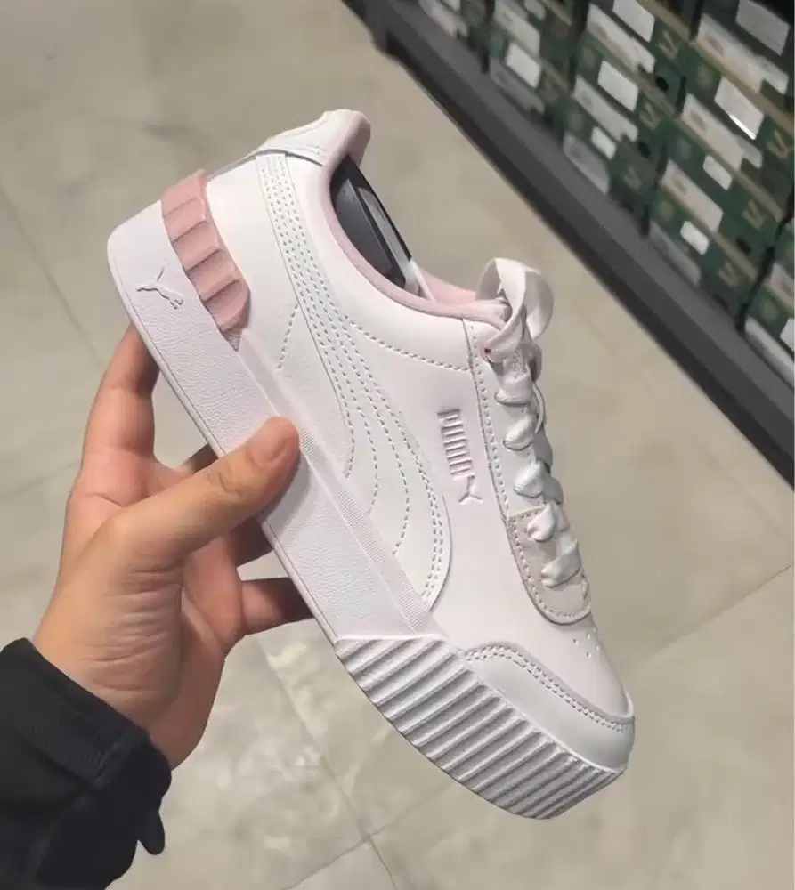 Sepatu Puma Pink