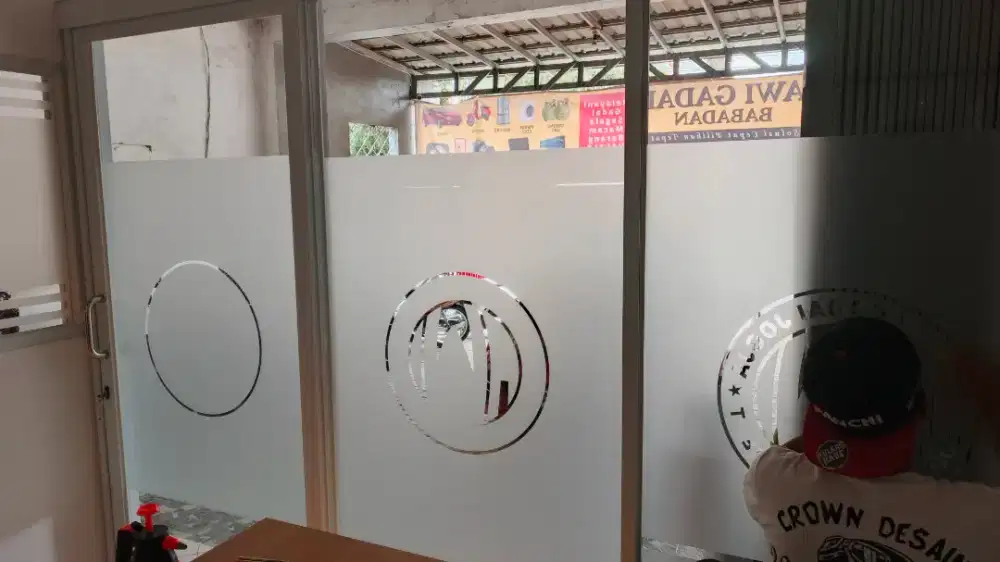 Cutting sticker sandblast stiker buram logo kantor toko hotel bank bpr