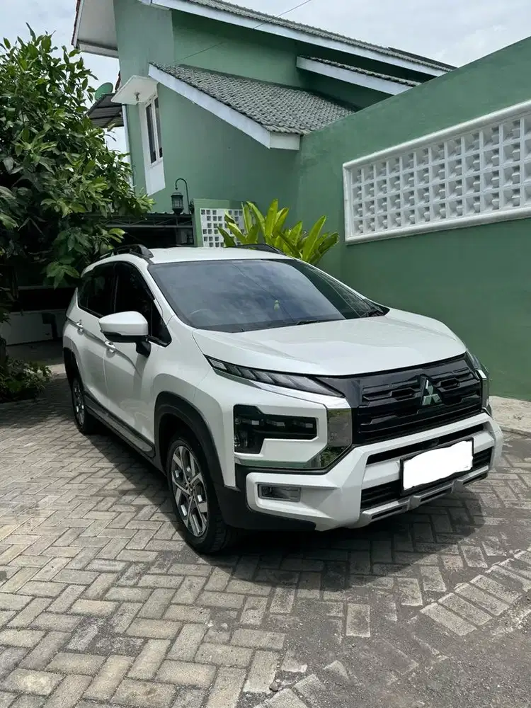 Xpander Cross 2024 nik 2023