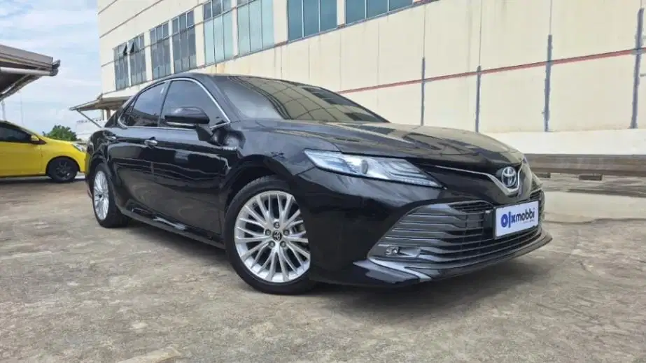 MOBIL PILIHAN Toyota Camry 2.5 Hybrid-AT 2019 2PM B
