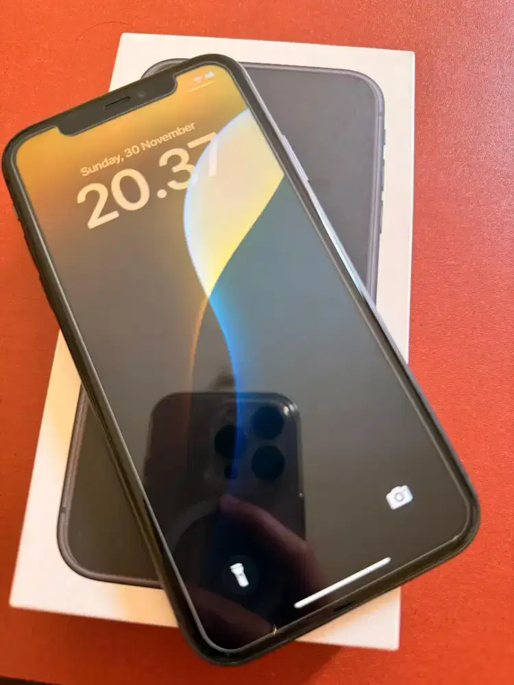 Iphone 11 64 GB ex Ibox, mulus