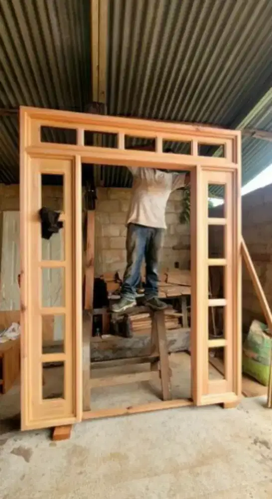 Tukang bangunan nyari kerja