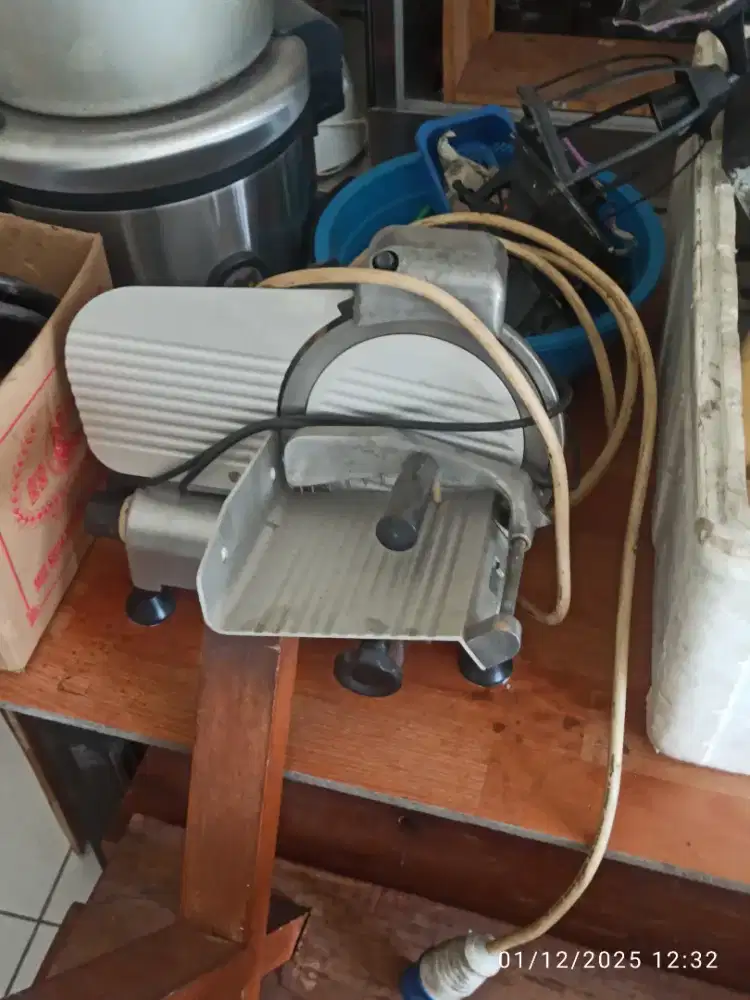 Jual nih barang kali lagi da yang butuh