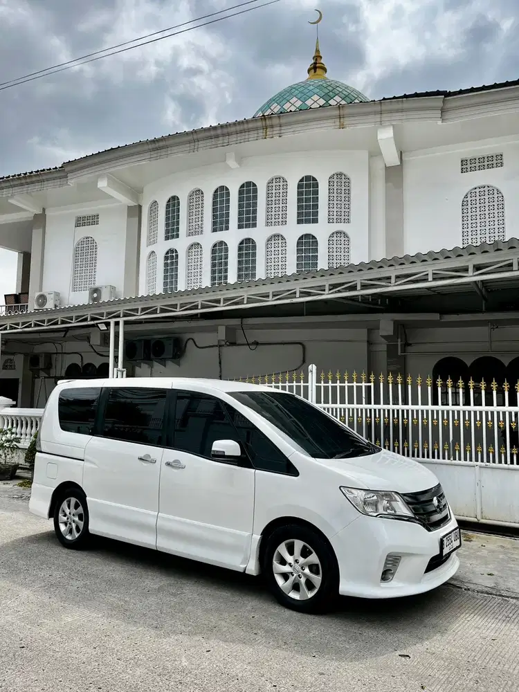 Nissan Serena 2013 Bensin
