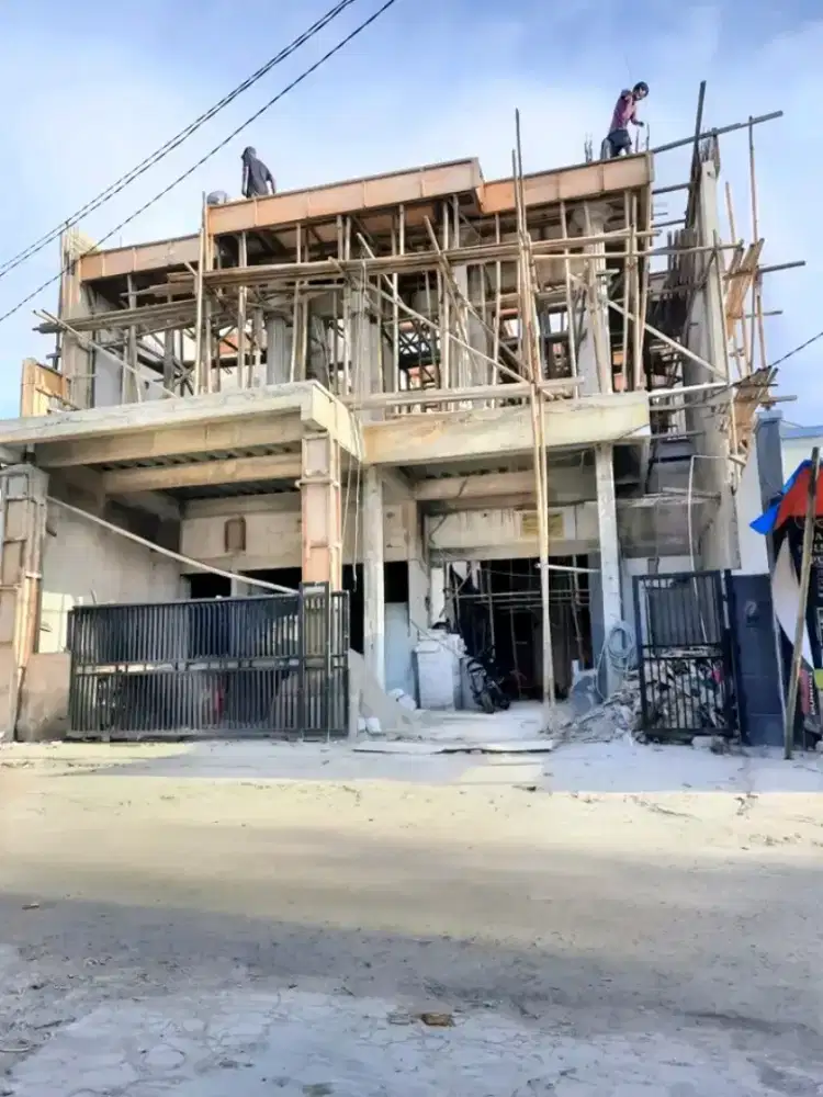 Tukang bangunan hadal