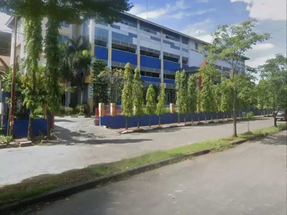 Gedung sekolah Internasional di Arteri Kelapa Gading 4104m 4 lantai plus basement, sangat strategis, murah di bawah harga NJOP dan harga appraisal