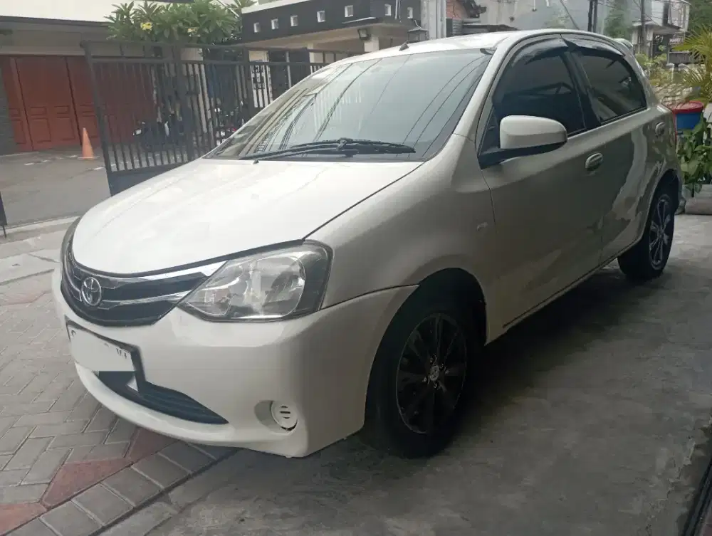 Etios Valco 2016