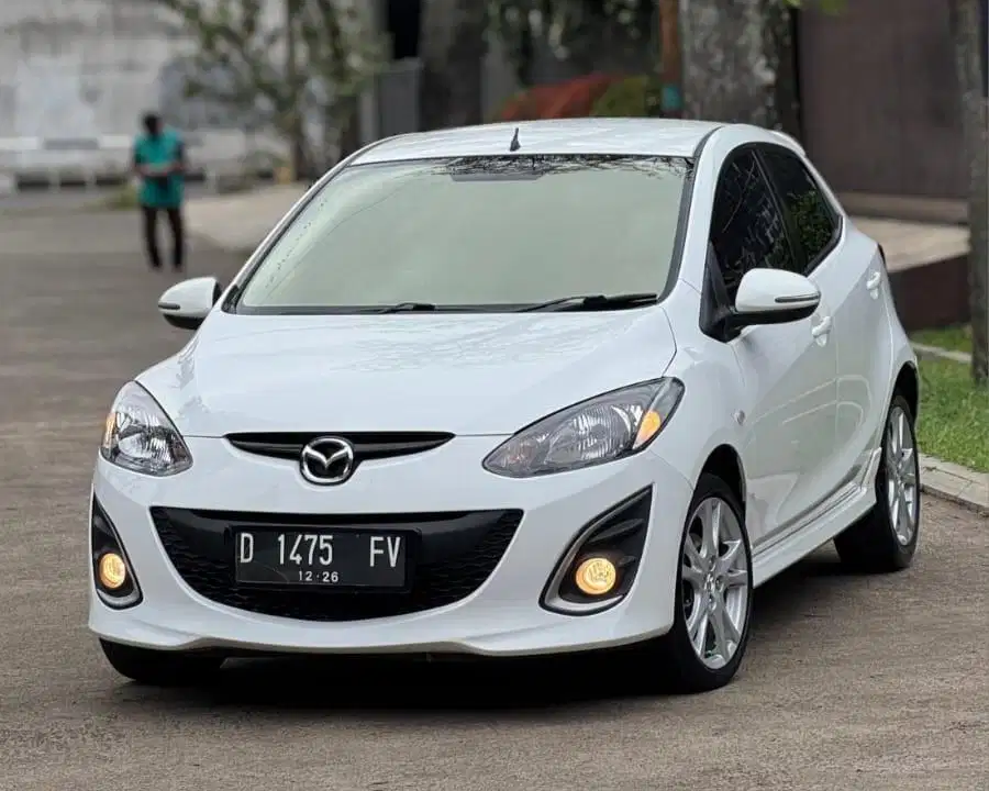 MAZDA 2 R 1.2L HATCHBACK AT 2011 LowKM 44rb RECORD MAZDA BANDUNG