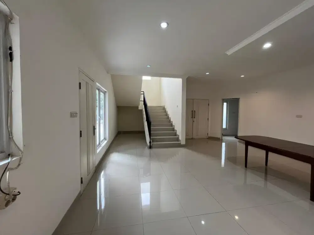 Disewakan  Rumah Bagus Siap Huni di Kelapa Gading