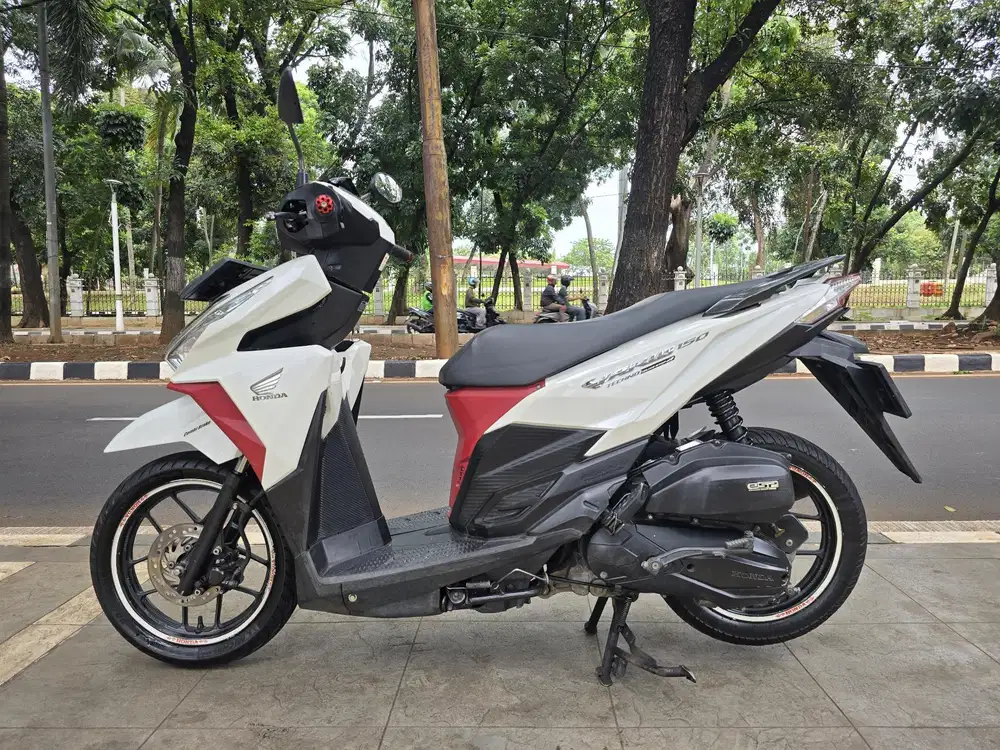 DIJUAL CASH HONDA VARIO LED OLD 150 THN 2017 PAJAK IDUP SIAP PAKAI
