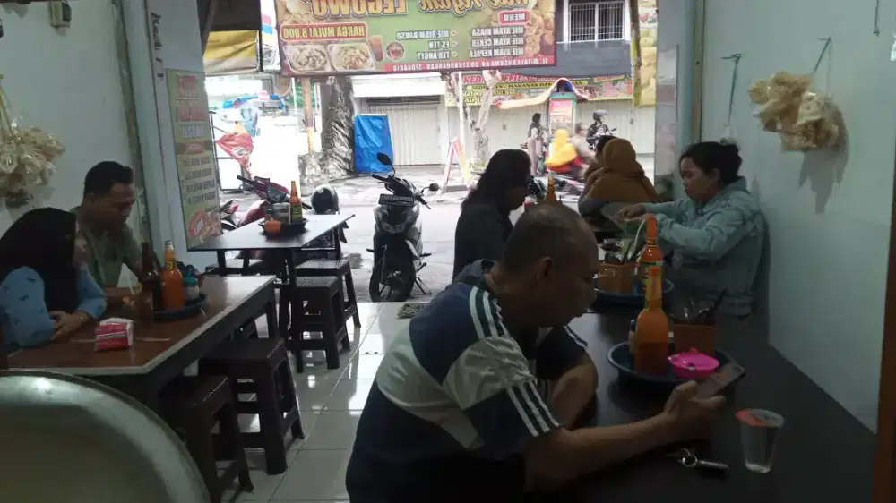 Lowongan jaga warung mie ayam