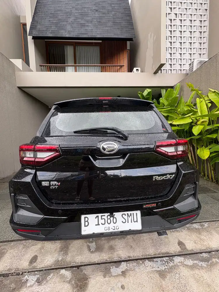 Rocky thn 2022 Hitam  1.2 CVT AT