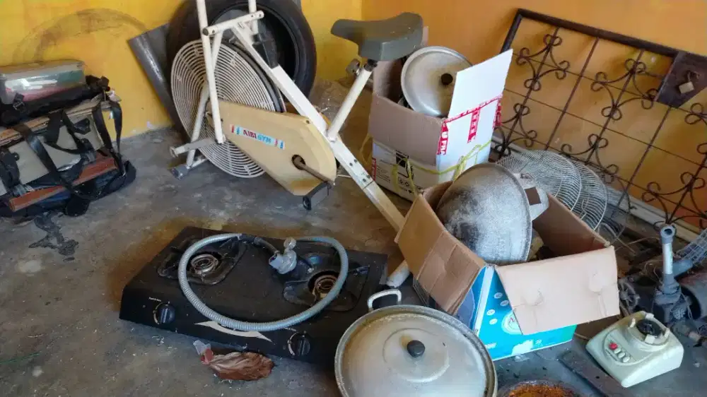 Barang rumah tangga bekas
