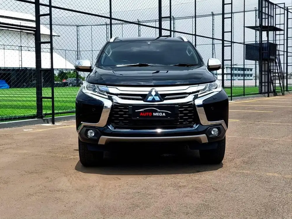 Mitsubishi Pajero Sport 2.4 Dakar Ultimate 4x2 AT Diesel Hitam