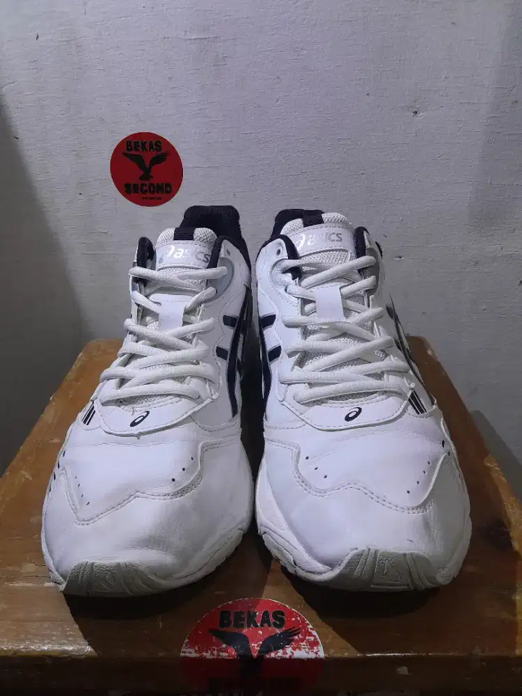 Sepatu pria asics gel TR100