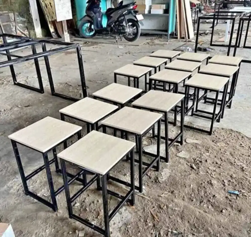 Kursi cafe cocok untuk menghiasi restoran anda desain sangat elegan