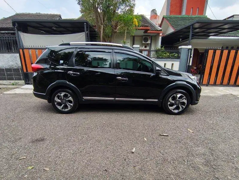 Honda BRV Hitam Mulus Matic Atas Nama Sendiri Dari Baru