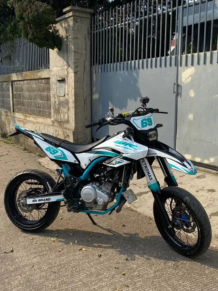 (KM 6000) YAMAHA WR 155 SUPERMOTO