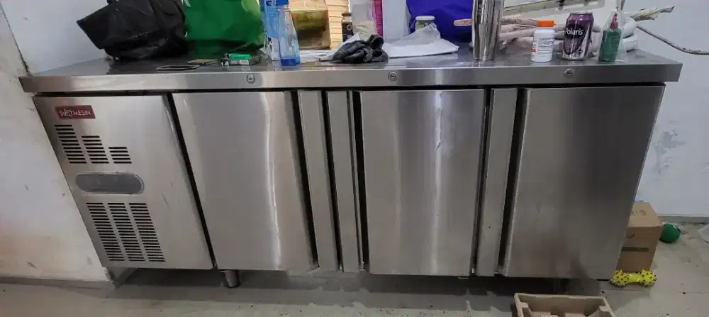 CHILLER UNDERCOUNTER GEA 3 PINTU