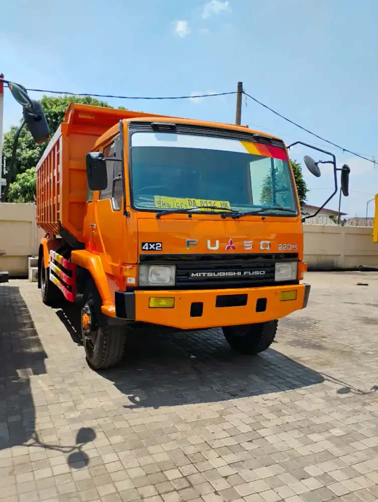 DUMP TRUK 4X2 MITSHUBISHI FUSO 220PS FM 517 HS 2016