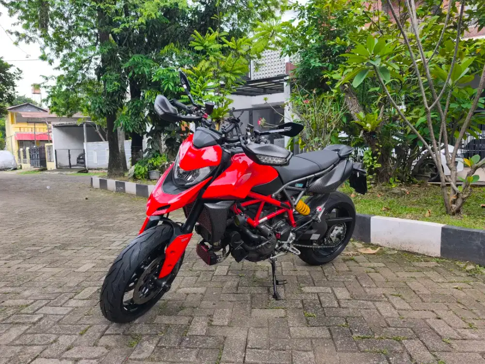 Ducati hypermotard 950