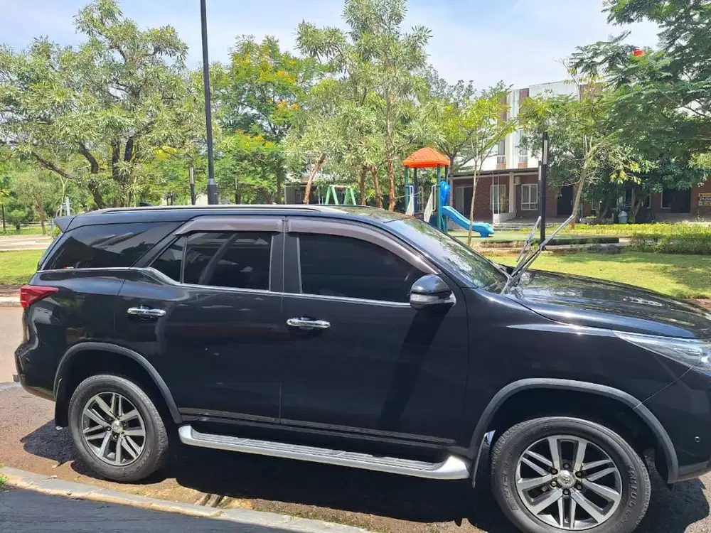 Toyota Fortuner Diesel 2.4 VRZ 2017 Hitam Plat Ganjil