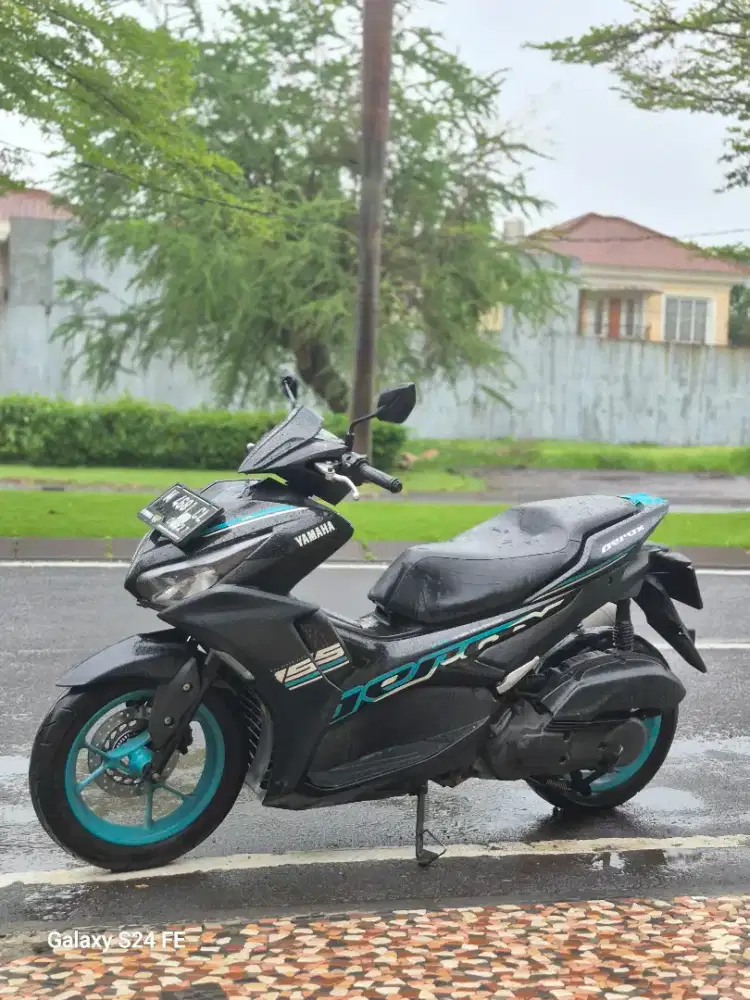 AEROX (ALL NEW 2022) Hitam Tosca