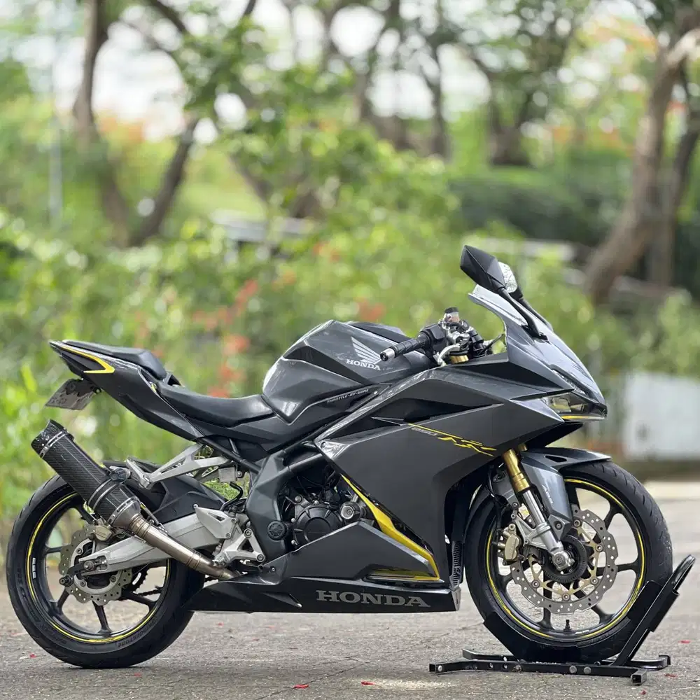 HONDA CBR 250RR ABS 2016 GREY KM 17K PAJAK PANJANG SIAP RIDING