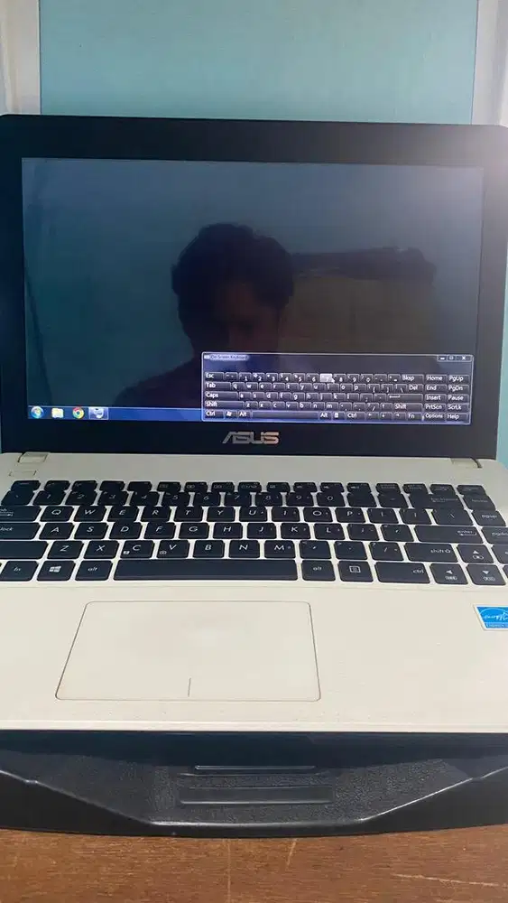 Laptop Asus Core i3 Ram 4gb Windows 7 Second