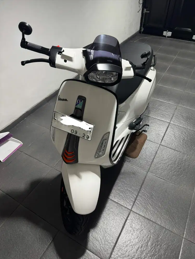 Vespa Sprint S 2024 ABS White Innocente  Plat L, KM 1100