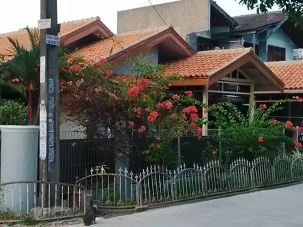 DIJUAL RUMAH FURNISHED POSISI HOOK DI TYTYAN KENCANA BEKASI UTARA