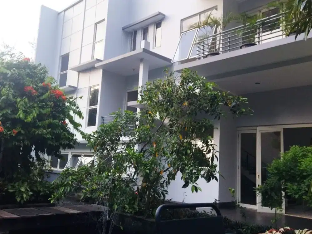 DIJUAL RUMAH MEWAH DI TELAGA GOLF BSD TANGERANG SELATAN