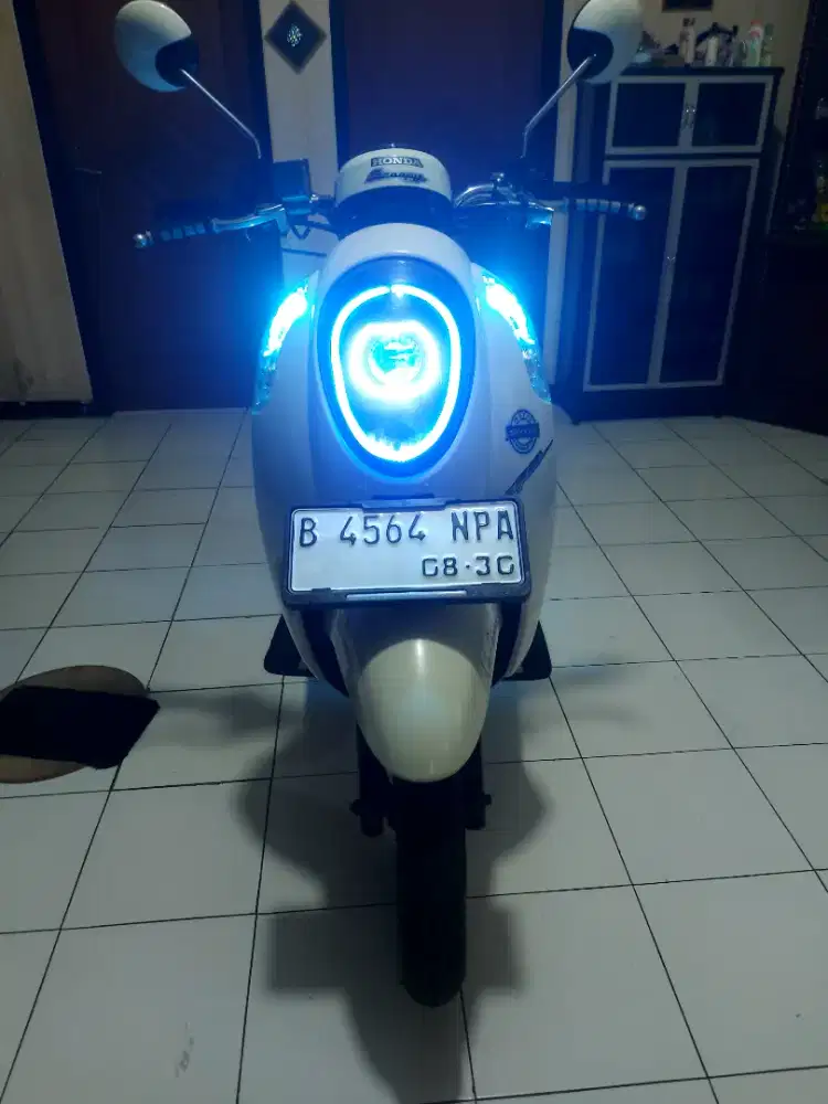 Di jual cepat motor scoopy tahun 2014
