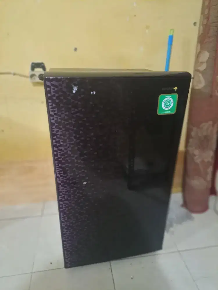 Dijual kulkas 1 pintu jarang dipake mulus