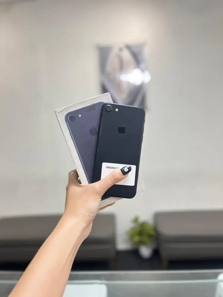 Iphone 7 32GB fullset mulus nominus bergaransi terima tt cod kredit