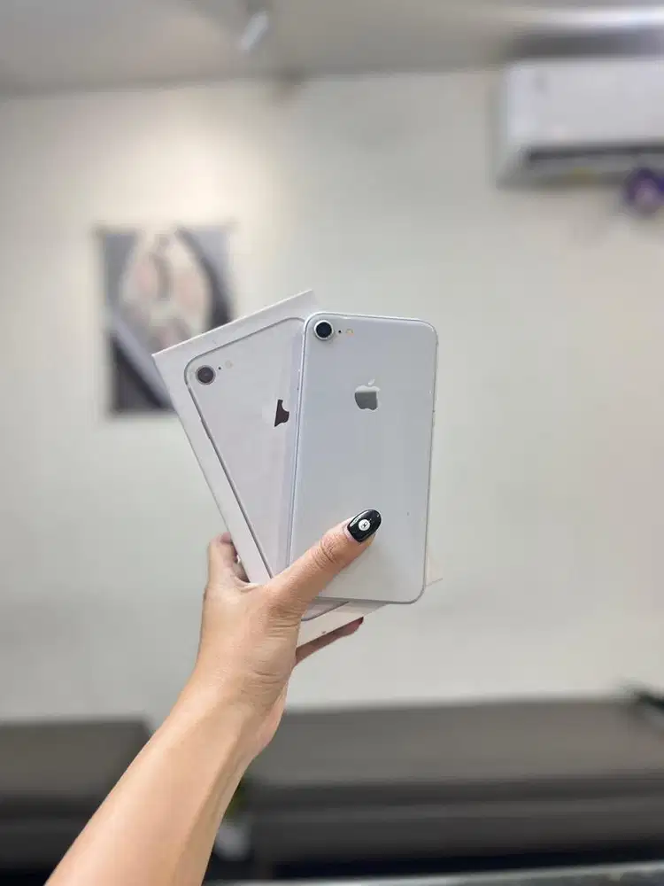 Iphone 8 128GB fullset mulus nominus bergaransi terima tt cod kredit