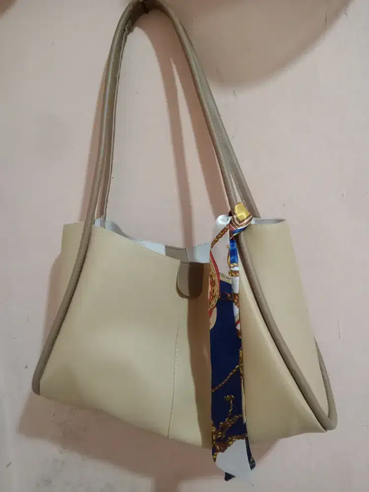 SLING BAG WANITA - HSC 2025