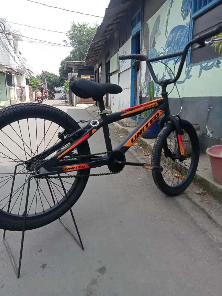 Sepeda BMX UK 20 UNITED