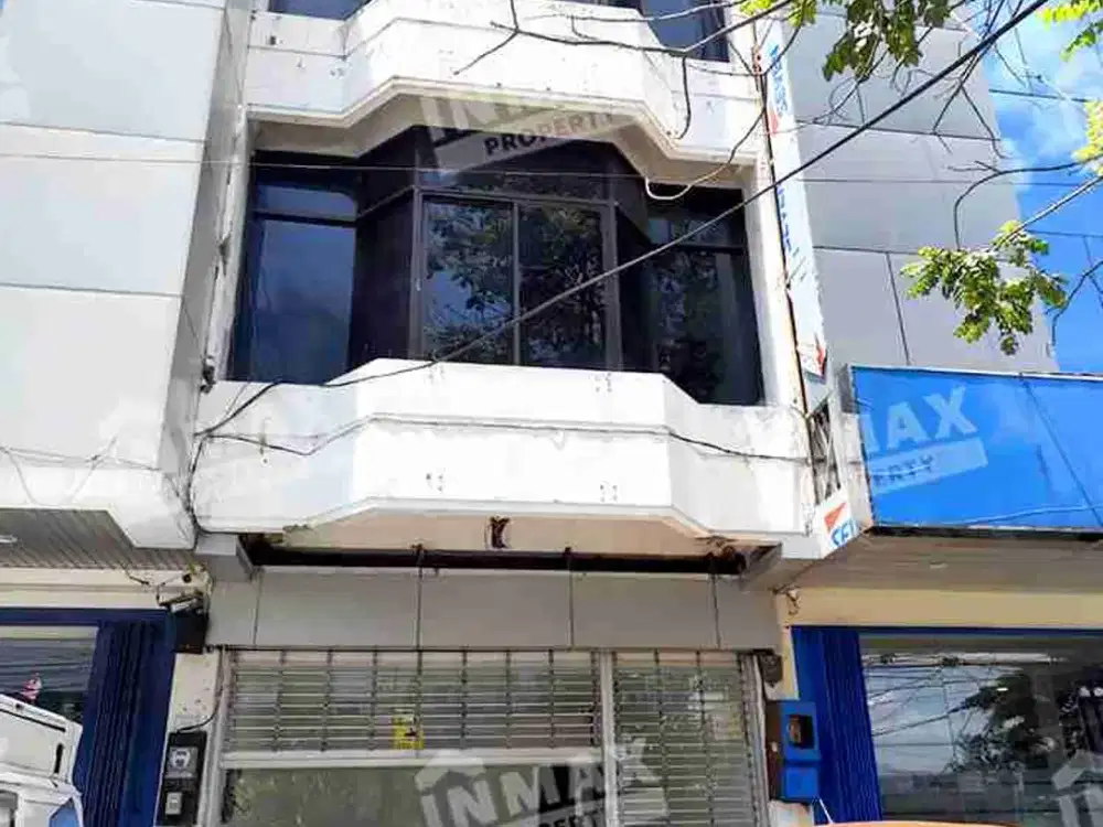 Ruko 3 lantai Letjen Sutoyo, Area Komersial tengah kota, Cocok untuk kantor, bank dan usaha lainnya