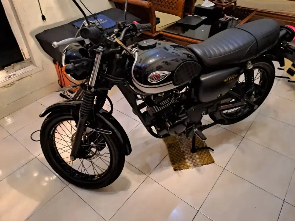 Kawasaki W 175  SE 2019/2020 ( B.DKI)