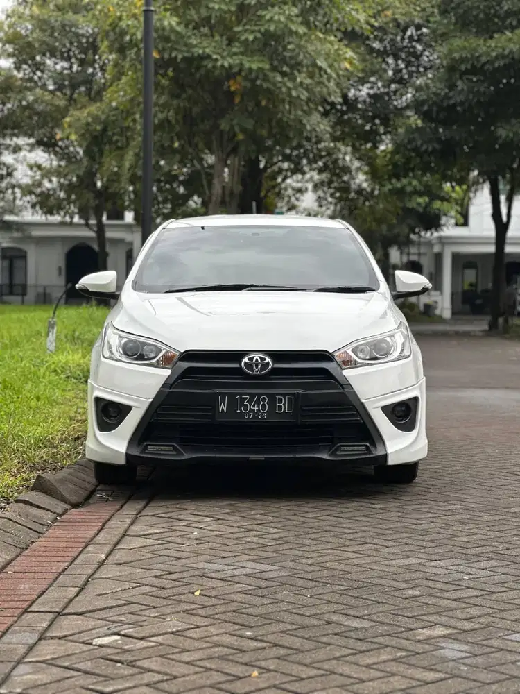 YARIS TRD SPORTIVO 2015 MATIC SUPER ISTIMEWA