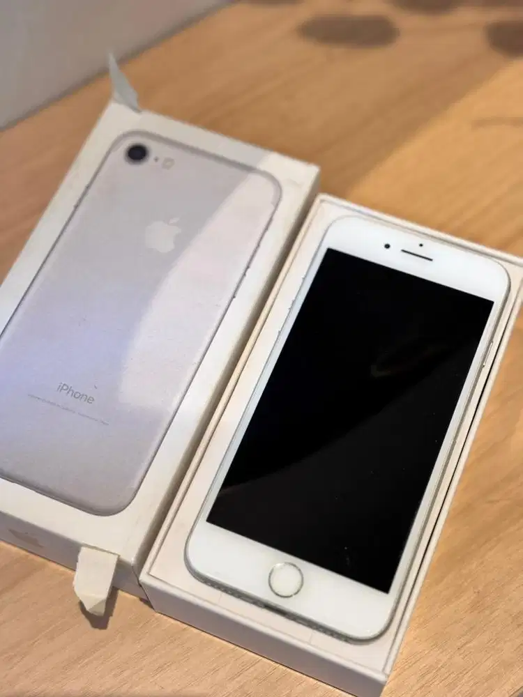 IPHONE 7 128gb putih