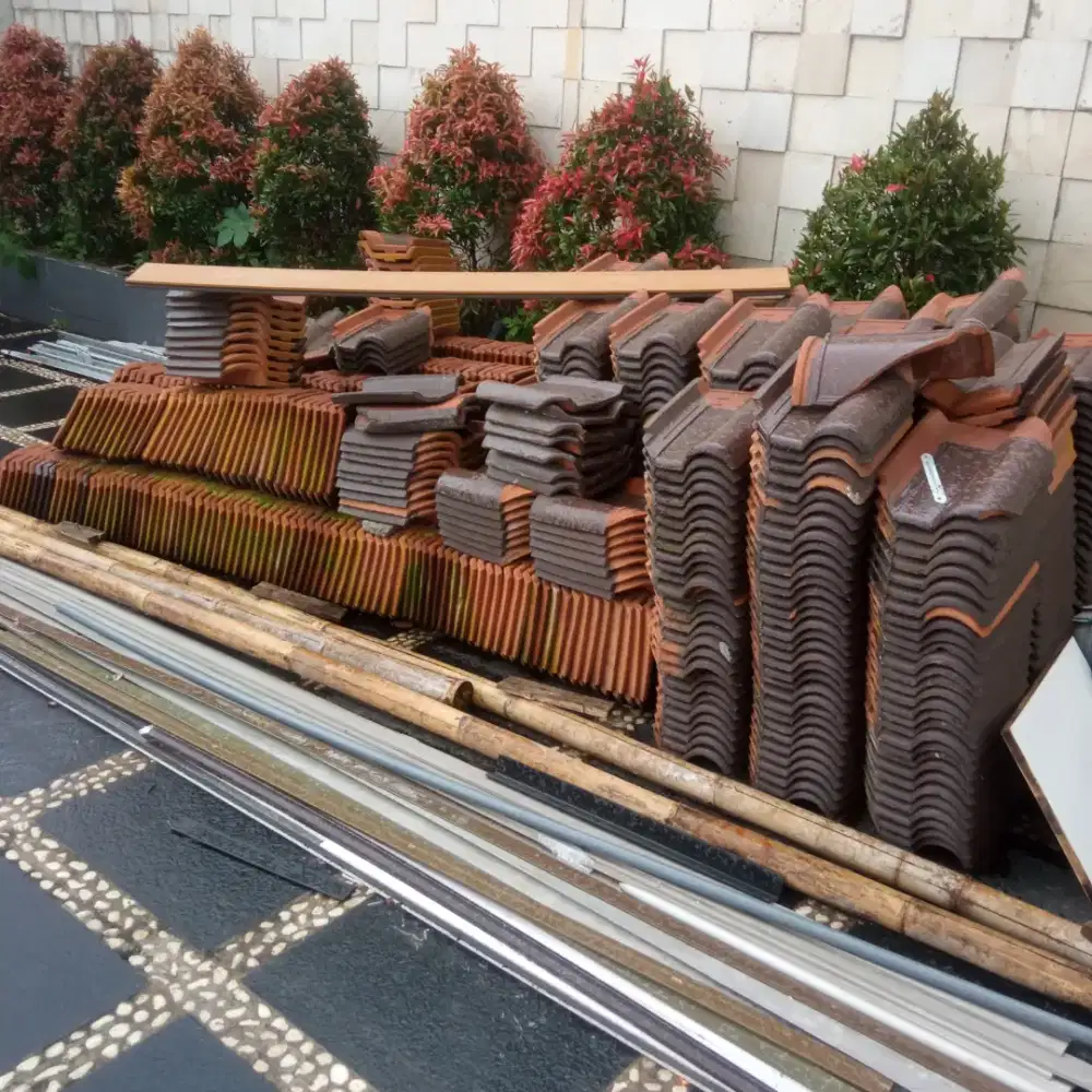 DIJUAL GENTENG MORANDO