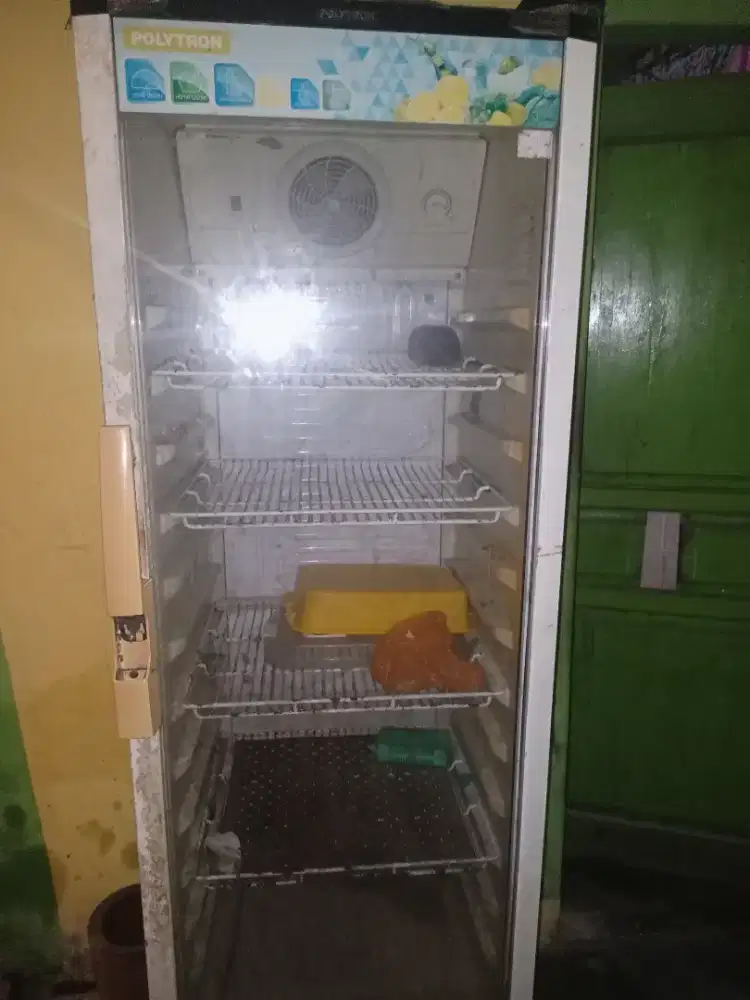 showcase bekas jualan