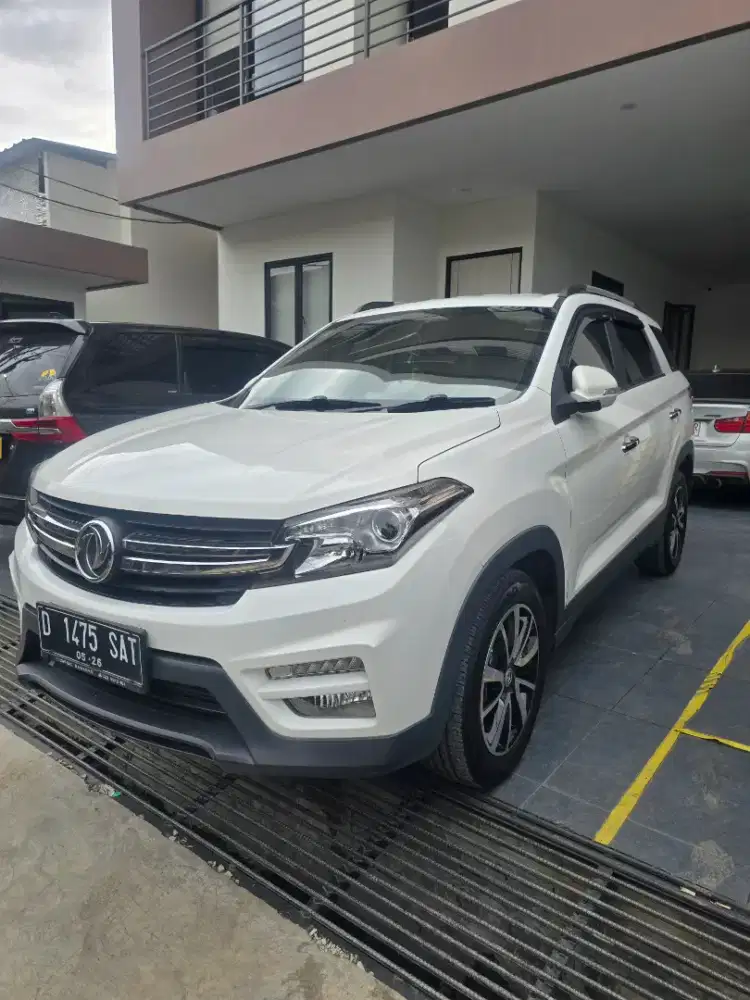 DFSK Glory 560 SUV 7 seater