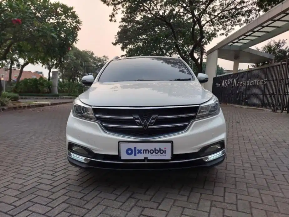 DP MURAH Wuling Cortez 1.8 L Lux Plus Bensin-AT 2018 CKKGB