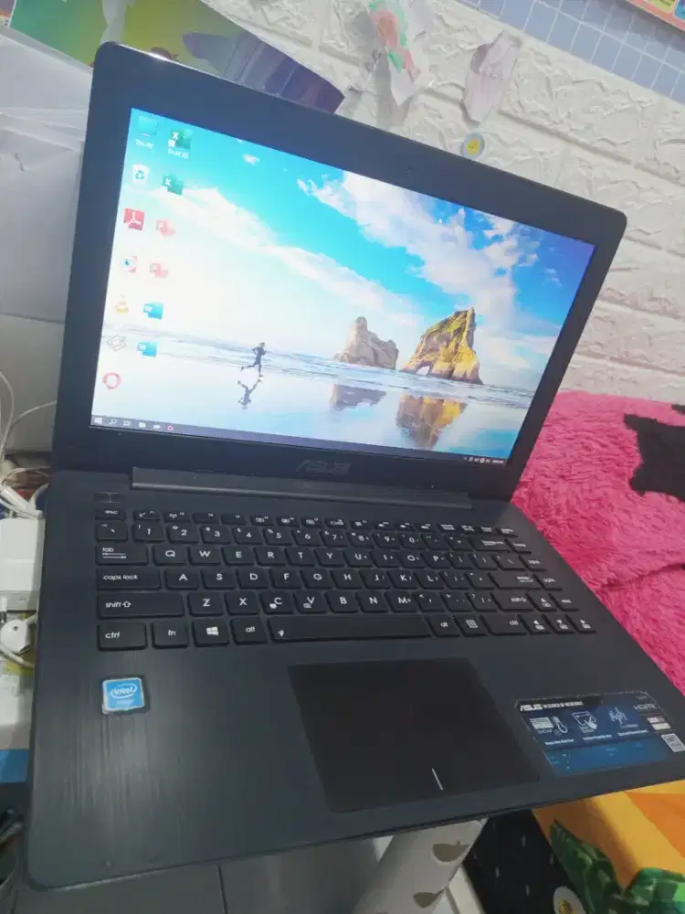 Laptop Asus X453M Ram 4gb/500gb  .batre awet . Murah