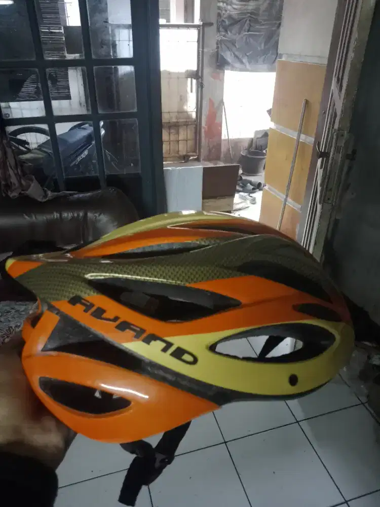 Helm Sepeda Gunung