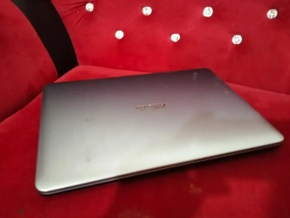 Asus x441ma Intel n4020 RAM 4 SSD 256/windows 11