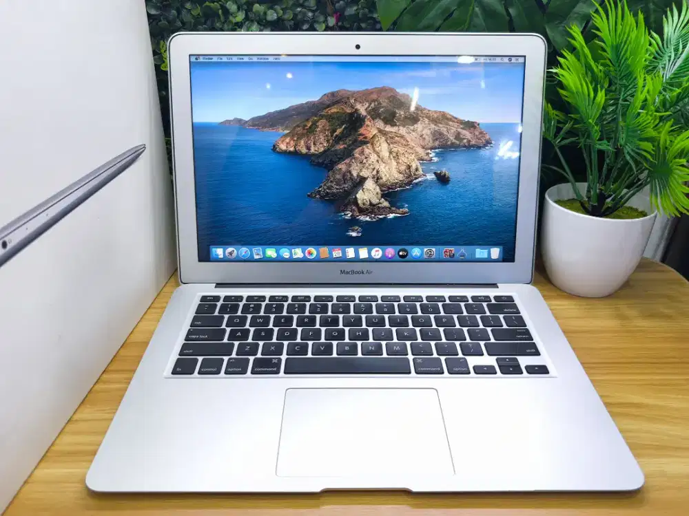 Macbook air 132017
Ci5/Ram 8Gb/SSD 128Gb/CC 390 Normal
FULLSET